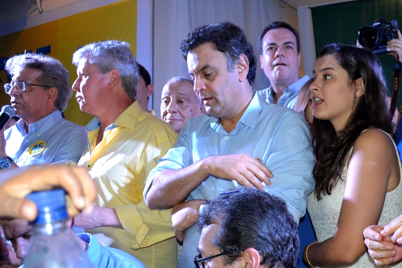 Aécio Neves leva vantagem, apesar do empate técnico, porque vem subindo nas pesquisas enquanto Marina vem caído (Foto: Valmir Lima)