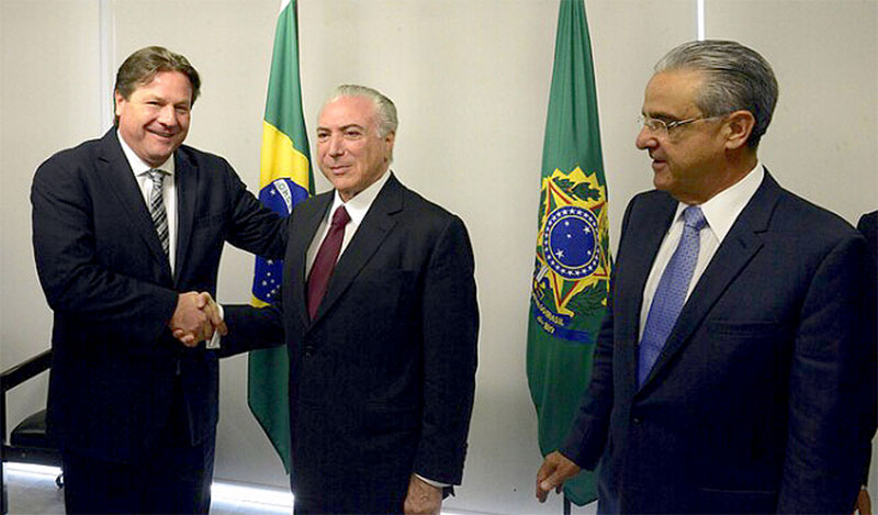 Wilson Périco cumprimenta o presidente Michel Temer após reunião no Palácio do Planalto (Foto: Divulgação/Cieam)