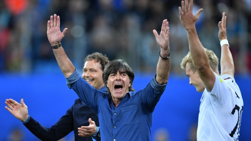 Técnico Joachin Low festejou a conquista inédita da Copa das Confederações (Foto: Fifa/Divulgação)