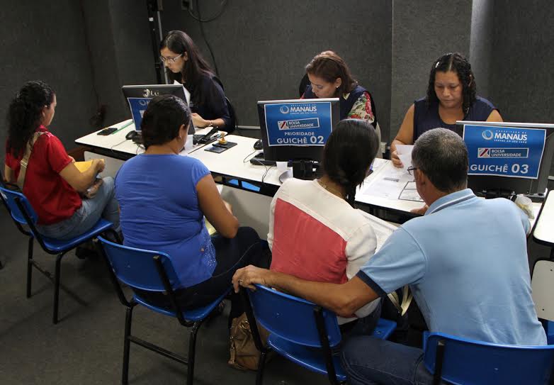 O programa Bolsa Universidade concede bolsas de estudo a alunos de baixa renda em Manaus (Foto: Hariele Quara/Semcom)