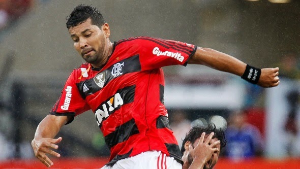 A Viton 44 patrocinou este ano o Flamengo, colocando o nome da bebida Guaravita nas mangas da camisa do Clube, mas agora será o patrocinador master (Foto: Andre Santos/Divulgação)