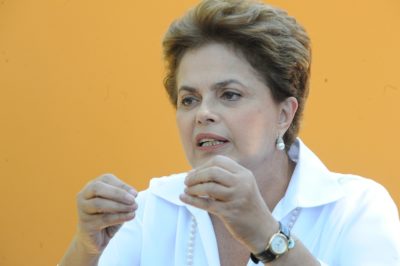 Dilma também rejeitou o artigo da MP que permitia o refinanciamento das dívidas dos clubes esportivos com a União, que é da ordem de R$ 4 bilhões, sem contrapartidas, como pagamento de multas em caso de atraso dos salários dos jogadores (Foto: Elza Fiúza)