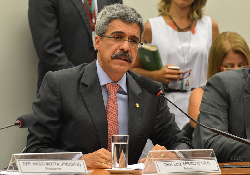 O deputado Luiz Sérgio (PT-RJ) foi eleito relator Comissão Parlamentar de Inquérito (CPI) destinada a investigar a prática de atos ilícitos na Petrobras, em reunião de instalação da comissão (Antonio Cruz/Agência Brasil)