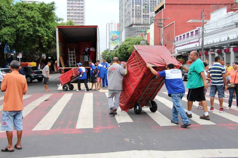 Parte dos vendedores ambulantes será realocada em galeria provisória, no Centro, e outra parte ficará em casa até a construção de galerias definitivas (Foto: CMM/24/02/2014)