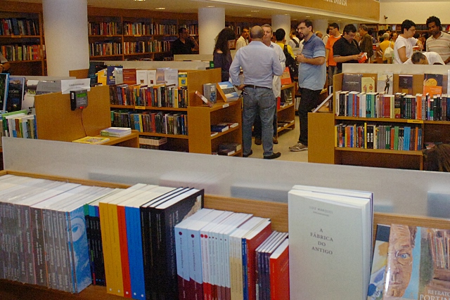 Proposta é estabelecer preço único para ser praticado pelos livreiros e livrarias (Foto: Francisco Emolo/Jornal da USP)