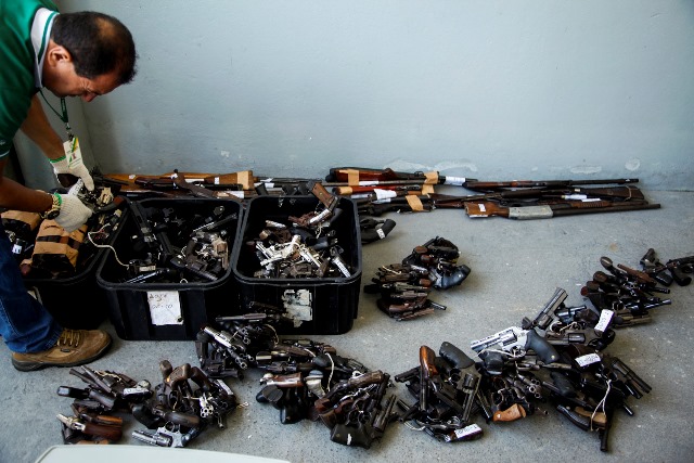 Manaus, 15/07/2015 - Destruição de armas, apreendidas em processos judiciais, que estavam no Depósito Público do TJAM. Foto: Raphael Alves