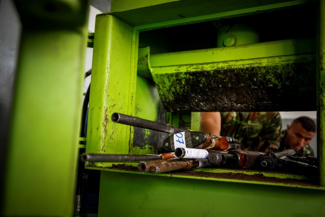 Manaus, 15/07/2015 - Destruição de armas, apreendidas em processos judiciais, que estavam no Depósito Público do TJAM. Foto: Raphael Alves