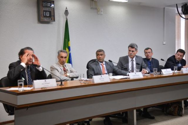 A CPI do Futebol no Senado realiza audiência pública interativa com a participação de jornalistas esportivos (Antonio Cruz/Agência Brasil)