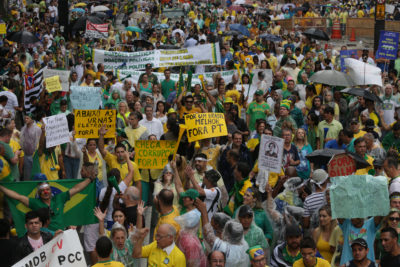 A popularidade de Dilma está em queda livre, seus eleitores querem que ela cumpra promessas de campanha e há desencanto ( Foto: Paulo Pinto/ Fotos Públicas)