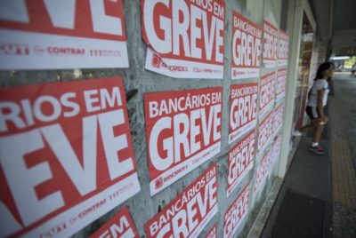 Bancários entram em greve por tempo indeterminado (Marcelo CamargoAgência Brasil)