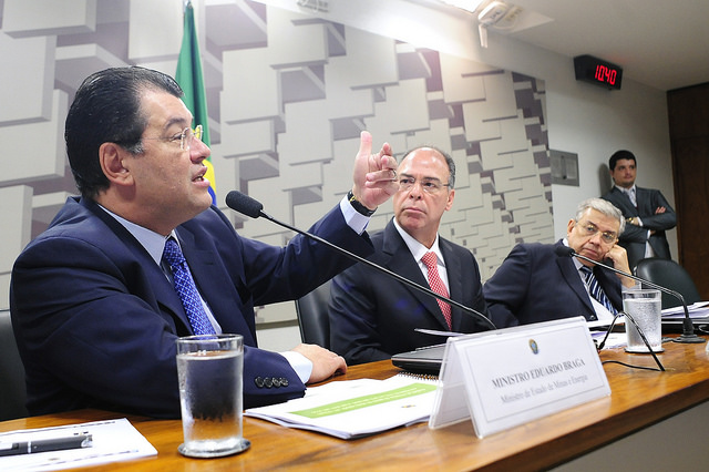 O ministro Eduardo Braga foi chamado de "safado" e "bandido" pelo líder do DEM no Senado, senador Ronaldo Caiado (Foto: Pedro França/Agência Senado)