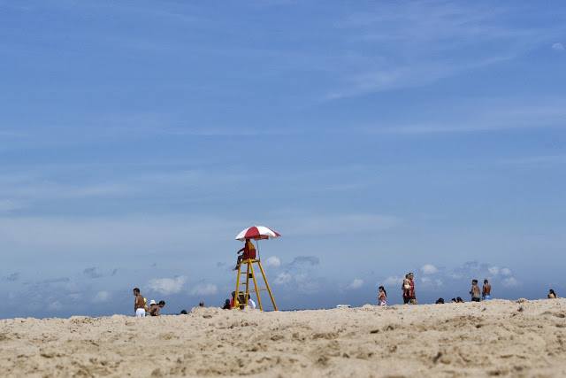 Praia perene consumiu milhões de metros cúbicos de areia (Foto: Amazonas Atual)