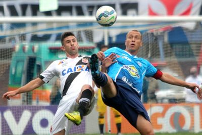 Vasco e Avaí Bruno Gallo disputa bola com Marquinhos Paulo FernandesVasco