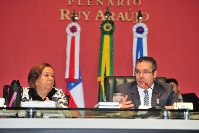 Ana Aleixo, presidente do Ipaam, e Josué Neto, presidente da Assembleia Legislativa (Foto: Elisa Maia/ALE)