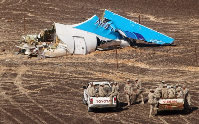 Avião russo cai no Egito Foto PRESS-SERVICE OF RUSSIAN EMERGENCY SITUATIONS MINISTRY