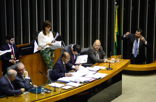 Sessão extraordinária para discussão e votação de diversos projetos. Dep. Carlos Sampaio (PSDB-SP)  Data: 11/11/2015 - Foto: Gustavo Lima / Câmara dos Deputados