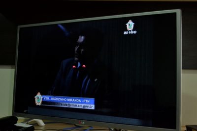 Transmissão da TV Câmara: imagem mostra falta de energia no plenário