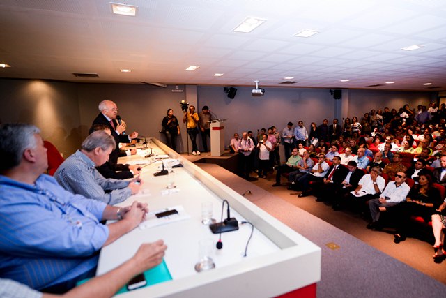 O governador José Melo falou como se a decisão de terceirizar a FCecon estivesse tomada (Foto: Valdo Leão/Secom)