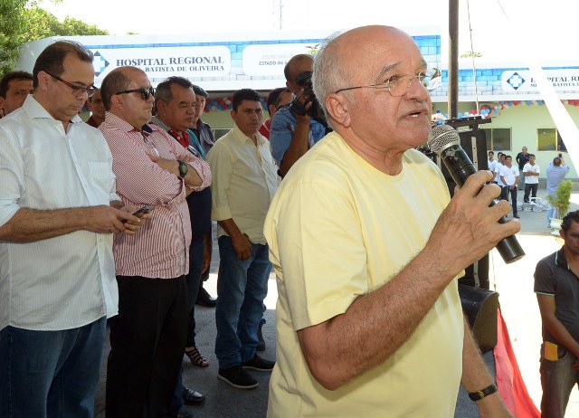 O governador José Melo começou com quatro secretários extraordinários e já tem seis (Foto: Roberto Carlos/Secom)