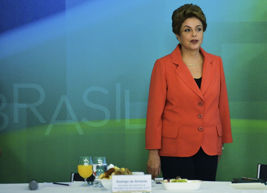 Brasília - Presidenta Dilma Rousseff durante café da manhã com jornalistas-setoristas do Palácio do Planalto (José Cruz/Agência Brasil)