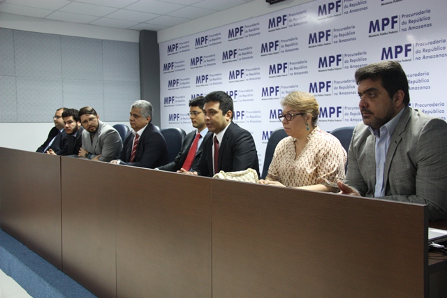 Entidades de defesa do consumidor se reuniram no MPF na manhã desta segunda-feira (Foto: Divulgação/MPF)