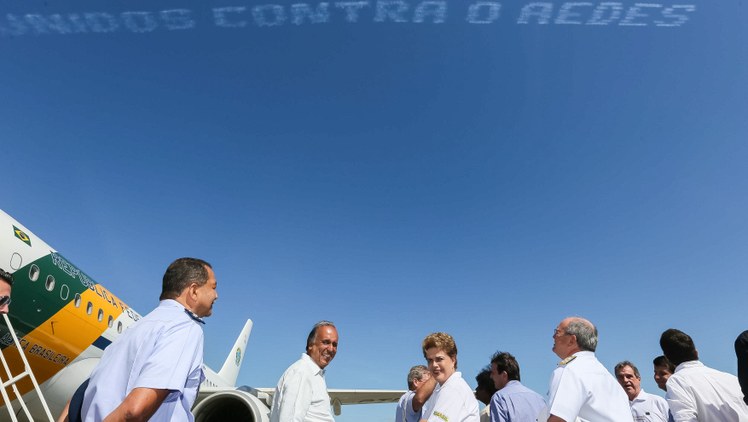 Presidenta Dilma Rousseff durante Visita à Comunidade Zepelin Roberto Stuckert