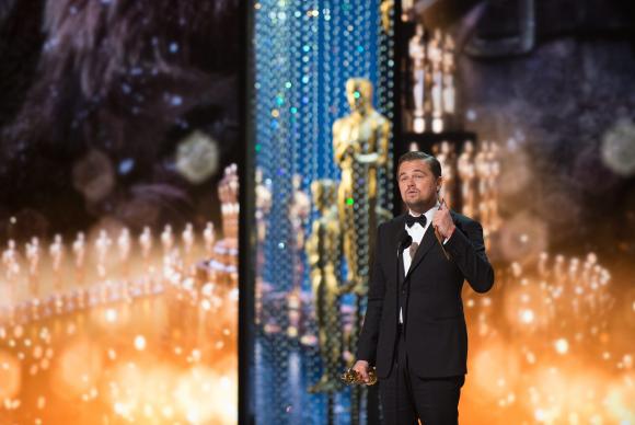 oscar Leonardo DiCaprio recebe o prêmio de melhor ator no Oscar 2016Agência Lusa