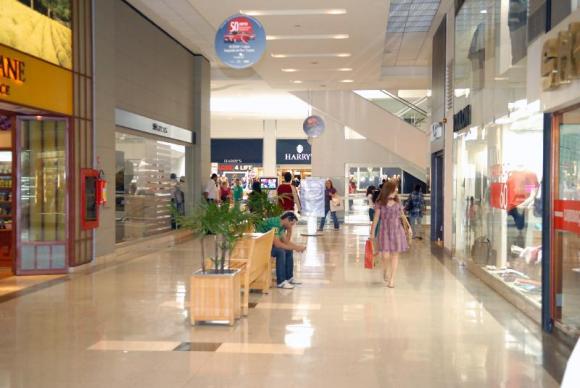 shopping_vazio Pesquisa indica que comércio está otimista com as vendas previstas para os próximos três meses Imagem de ArquivoAgência Brasil