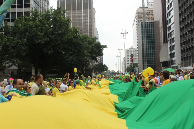 São Paulo- SP- Brasil- 13/03/2016- Manifestação contra a corrupção e pela saída da presidenta Dilma Roussef, na avenida Paulista. Foto: André Tambucci/ Fotos Públicas