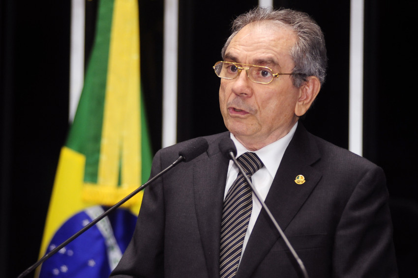 Plenário do Senado Federal durante sessão não deliberativa ordinária. Em discurso, senador Raimundo Lira (PMDB-PB). Foto: Waldemir Barreto/Agência Senado