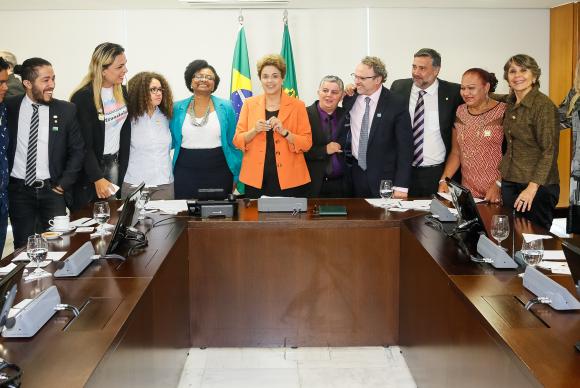Dilma aprova nome social Foto Divulgação