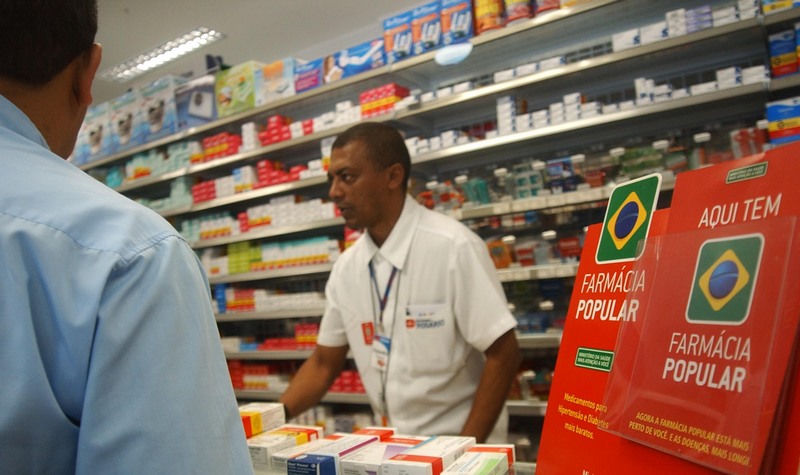 Programa Farmácia Popular oferece 14 medicamentos gratuitamente e está mantido, em todo o país (Foto: Elza Fiúza/ABr)