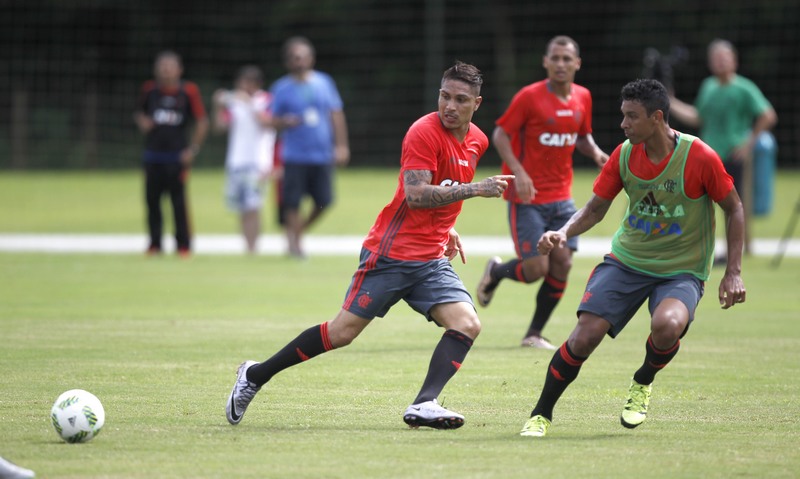 Guerrero volta ao Flamengo na estreia do time na Copa Sul-Americana Foto: netfla.com)