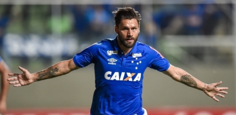 Rafael Sóis fez três na goleada do Cruzeiro sobre o Internacional (Foto: Pedro Vilela/Light Press/Cruzeiro)