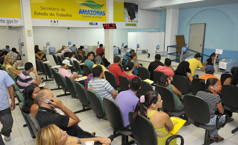 Na busca por emprego, candidatos não têm documentos em dia e ficam impedidos de disputar vagas (Foto: Sine/Divulgação)