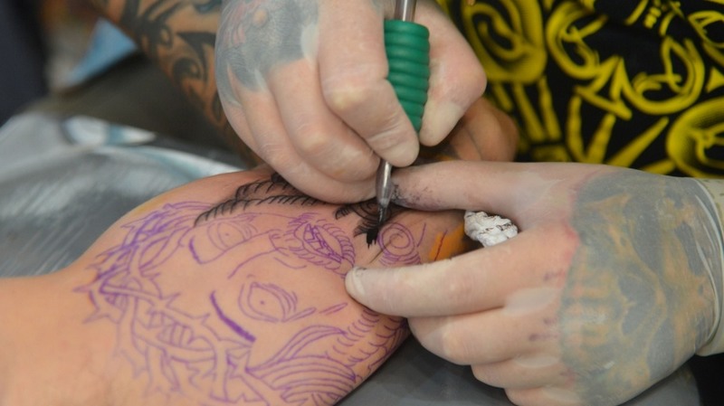 Tatuagem é critério subjetivo para seleção, considerou o ministro Luiz Fux (Foto: Divulgação)