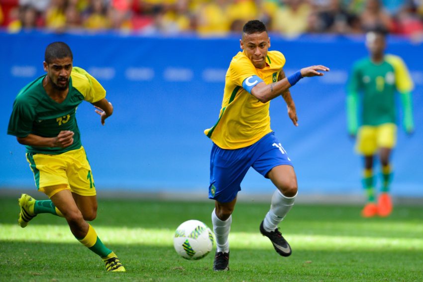 Brasília - Futebol masculino da seleção brasileira, deu o seu pontapé inicial na Olimpíada Rio 2016, em uma partida contra a África do Sul, no Estádio Mané Garrincha (Marcelo Camargo/Agência Brasil)