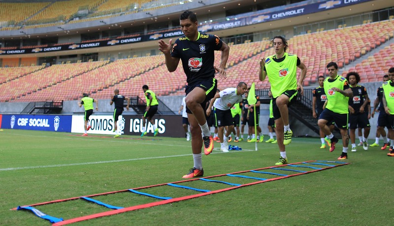 Jogadores participaram de um treino físico, nesse domingo, para a partir desta terça-feira (Foto: Lucas Figueiredo/CBF)