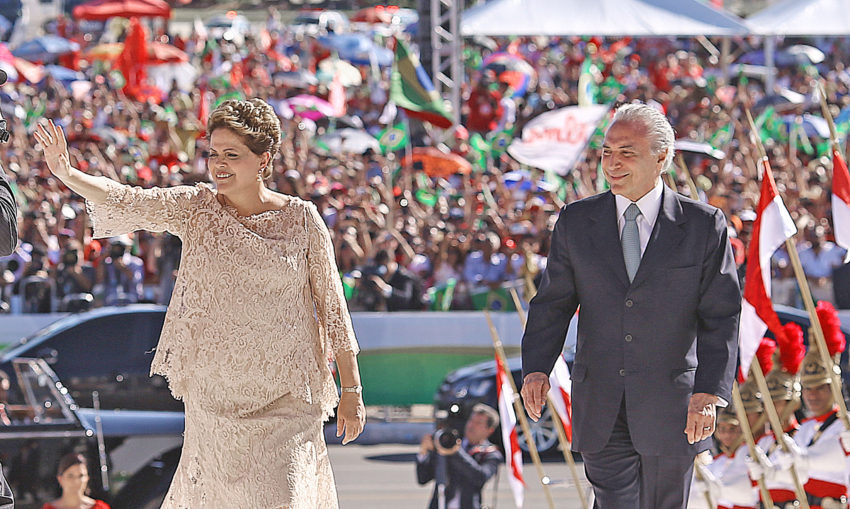 Brasilia, DF, 01-01-20 Presidenta Dilma durantes desfile em carro aberto antes de jurar a constutuição no congresso. Foto: Ricardo Stuckert / Instituto Lula