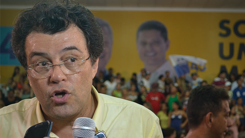 Eduardo Braga comemorou a vitória de Arthur Virgílio Neto depois de 12 anos de jejum em Manaus (Foto: Valmir Lima)