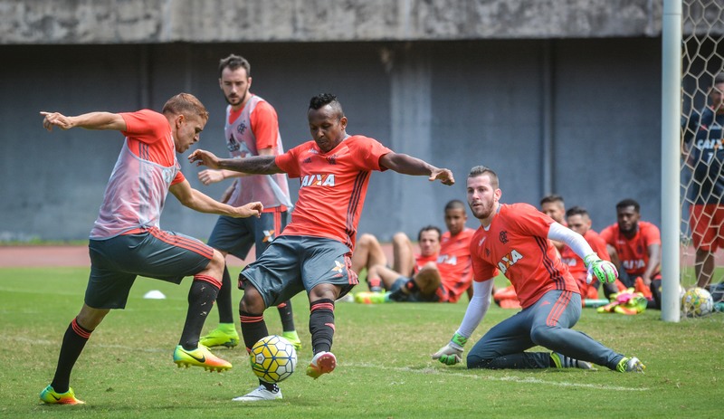 Jogadores do Flamengo fizeram treino técnico na manhã dessa sexta-feira para jogo contra o Vitória-BA (Foto: Gilvan de Souza/Flamengo)