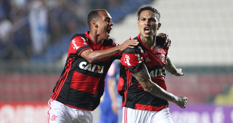 Guerrero empatou para o Flamengo na reação diante do Cruzeiro. Com triunfo, Fla segue vice-líder (Foto: Gilvan de Souza/Flamengo)
