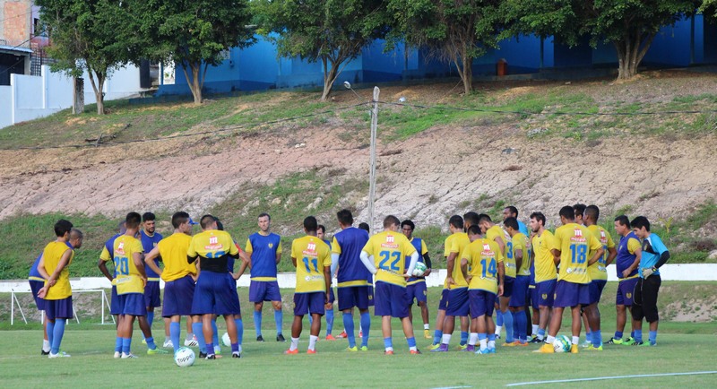 Nacional treinou sem o técnico Álvaro Migueis  e será dirigido pelo ex-jogador Robson Garanha (Foto: Nacional/Divulgação)