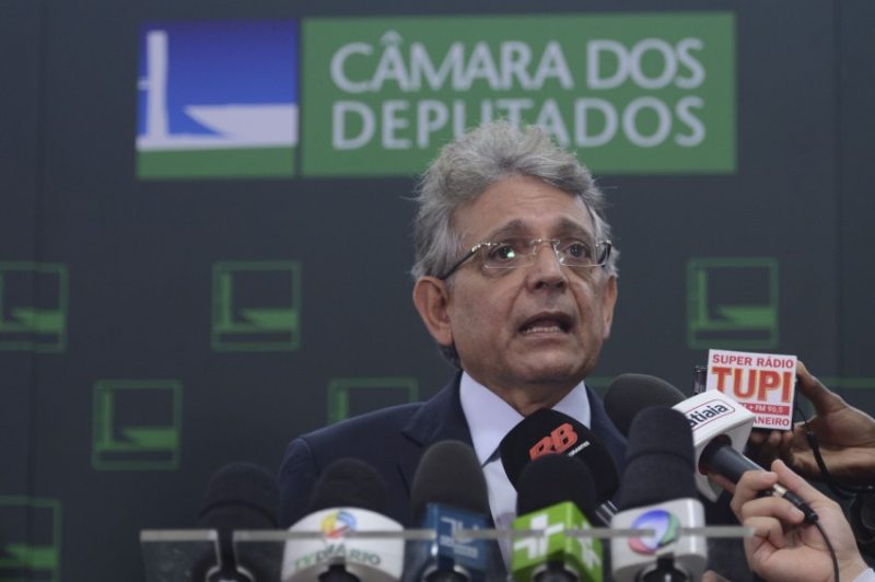 Brasília - Líder do Democratas, o deputado Pauderney Avelino, fala sobre a posse do ex-presidente Lula como ministro Chefe da Casa Civil da Presidência da República  (Antonio Cruz/Agência Brasil)