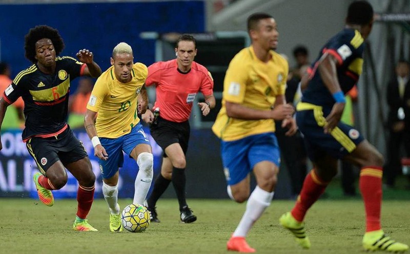 Torcida xingou goleiro da Colômbia em partida contra o Brasil, em Manaus (Foto: CBF/Divulgação)