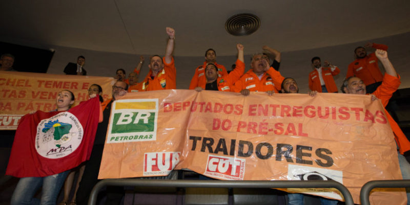 Brasília- DF 05-10-2016    Votação do projeto de lei  que desobriga a Petrobras a participar de todos os consórcios de exploração dos campos do pré-sal.  Foto Lula Marques/Agência PT