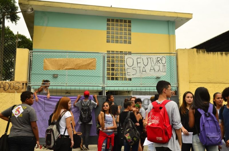 São Paulo - Ocupação de alunos na Escola Ana Rosa de Araújo Dona, contra a reorganização das instituições de ensino proposta pela Secretaria Estadual de Educação (Rovena Rosa/Agência Brasil)