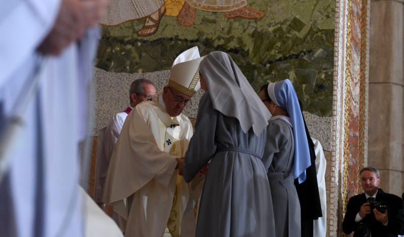 Papa estendeu aos padres autorização antes restrita aos bispos (Foto: Mazur/catholicnews.org.uk)