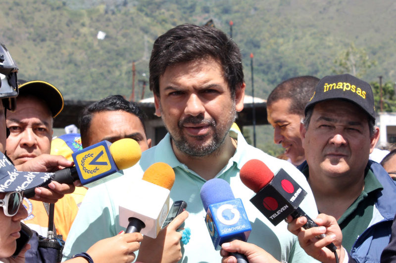 O prefeito de Sucre, Carlos Ocariz, divulgou em seu perfil no Twitter  que três opositores foram liberados(Foto: descifrado.com)