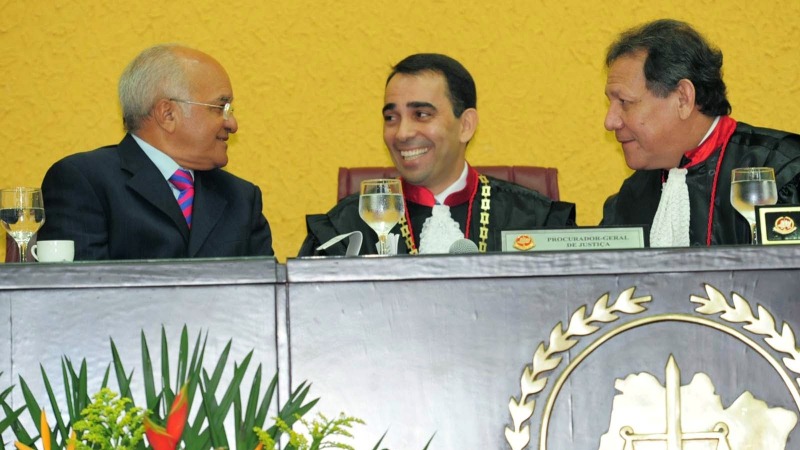 Governador José Melo, promotor Fábio Monteiro e o procurador Francisco Cruz (Foto: Secom/Divulgação)